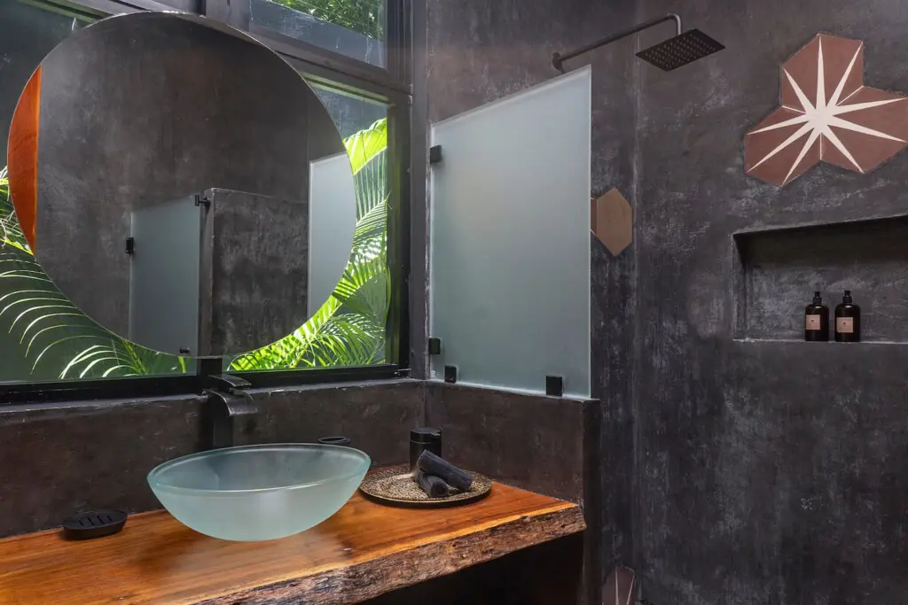 2162db15 7dd2 49a2 b4e5 76ea5f4e06f1