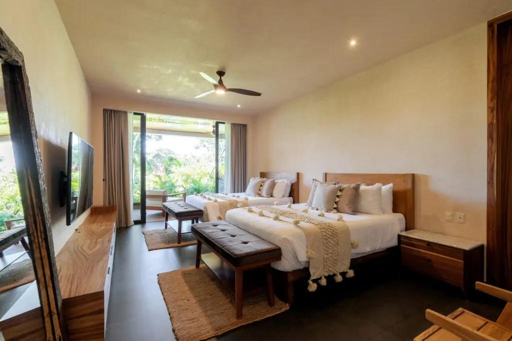 2f1d6bc5 53bd 43ec 8021 e9dd1ced49ad