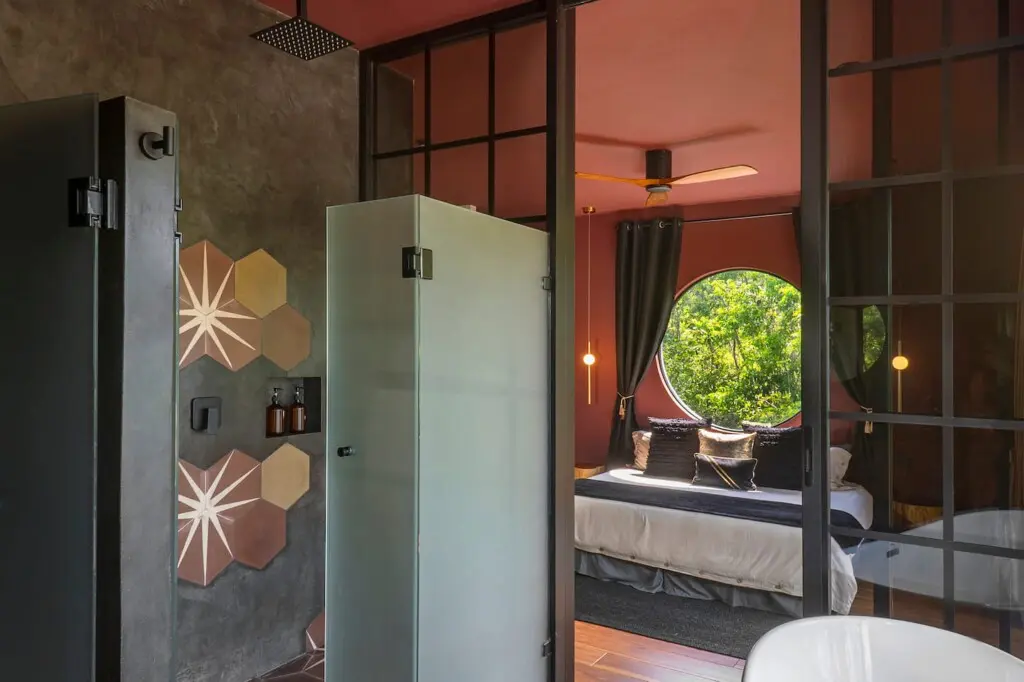 56215052 ae13 439d b7ff c02e28546b8f