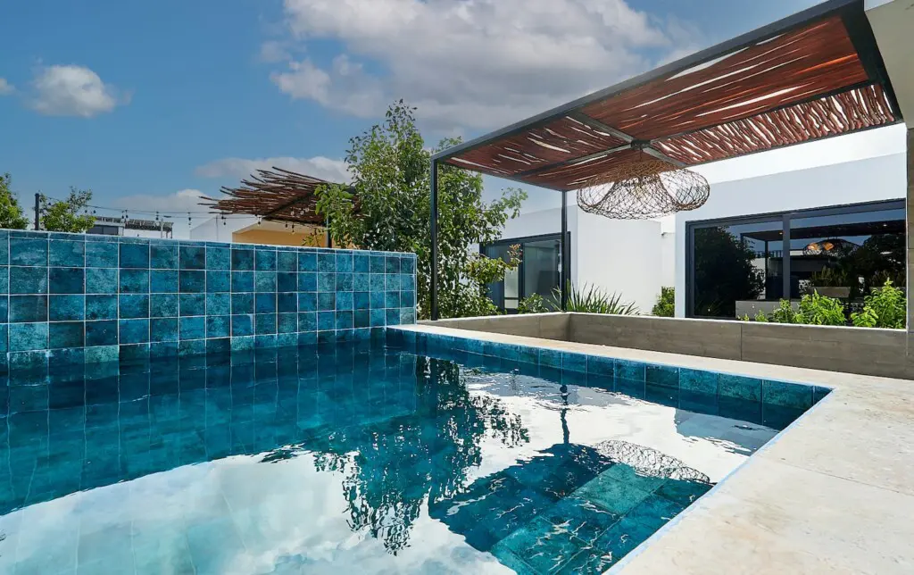 6563ff72 ff01 40ec 9144 b2a1abdee262