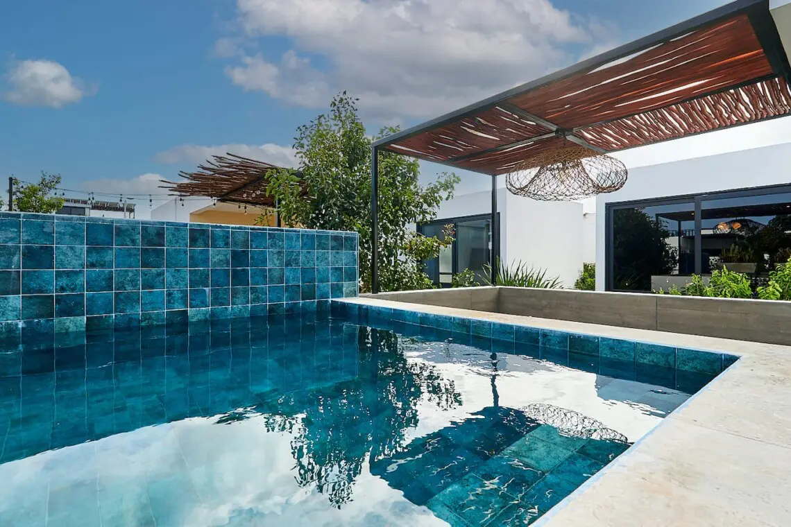 6563ff72 ff01 40ec 9144 b2a1abdee262