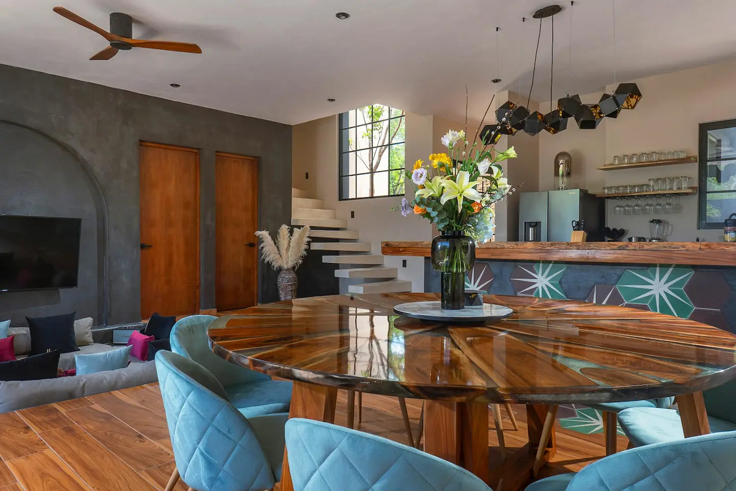 9e7def00 eb26 4047 8b72 bb9b9c0e711b