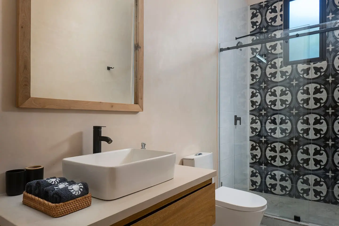 9fe6c5ca 00e8 4e4e acc0 393e7b5ec6b6