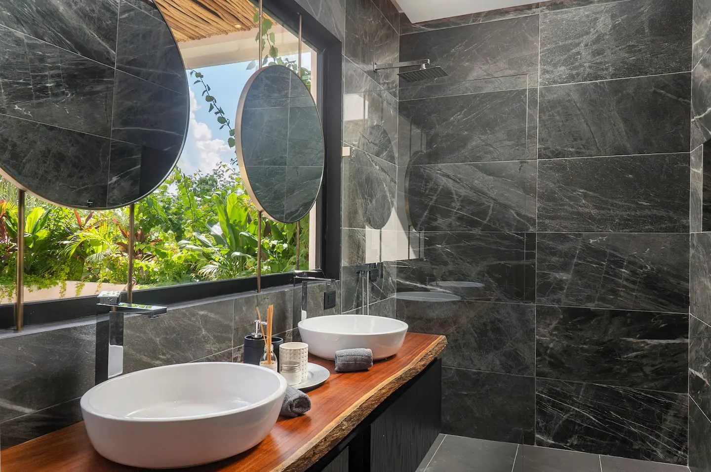 b0f599dc 79c7 4512 9315 9e3424afd397