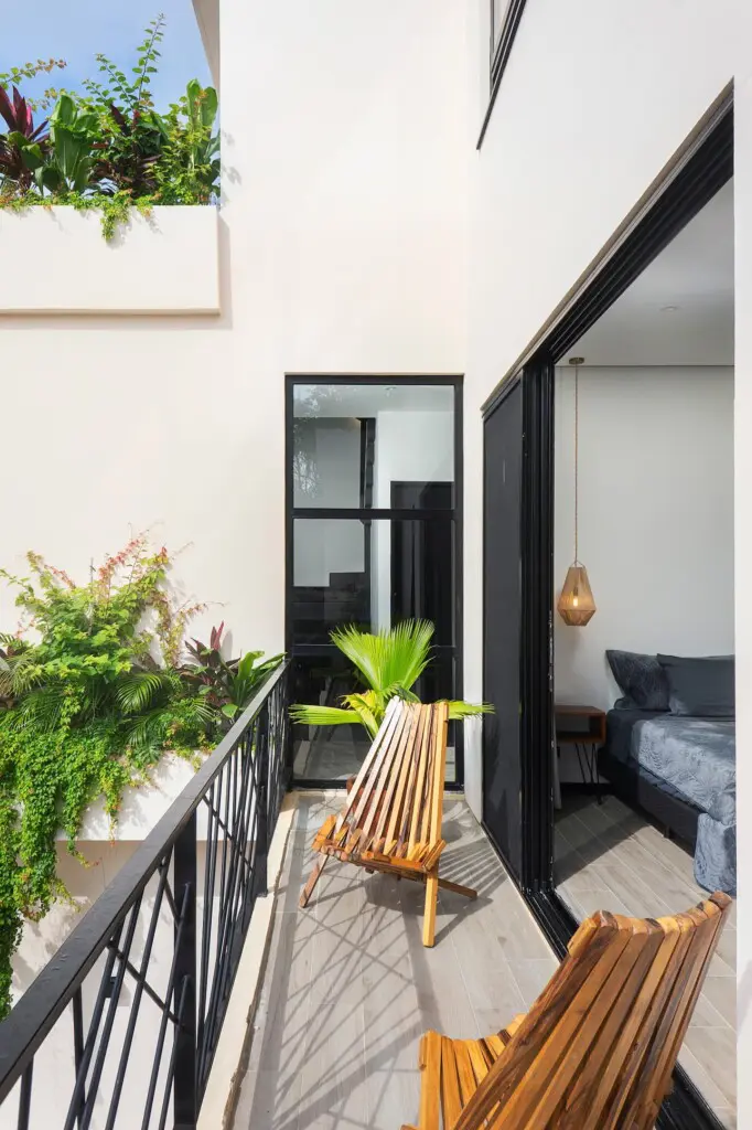 ba86ace0 70f0 40d3 b4d8 d812ad2f4456