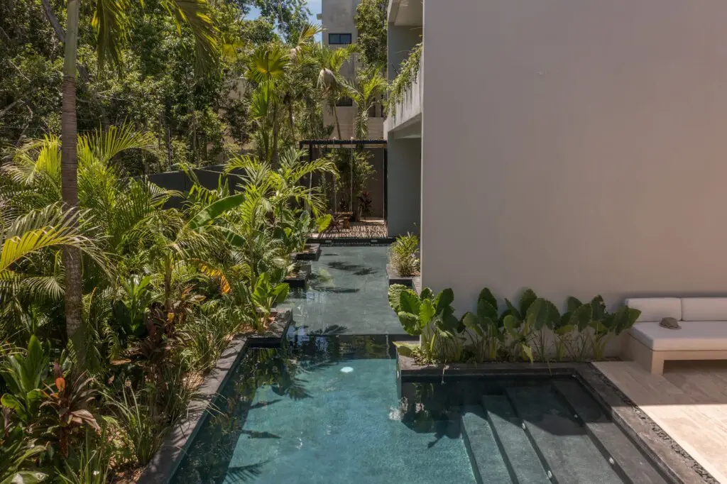 e13acc95 3758 431e bf99 b55808b92a57