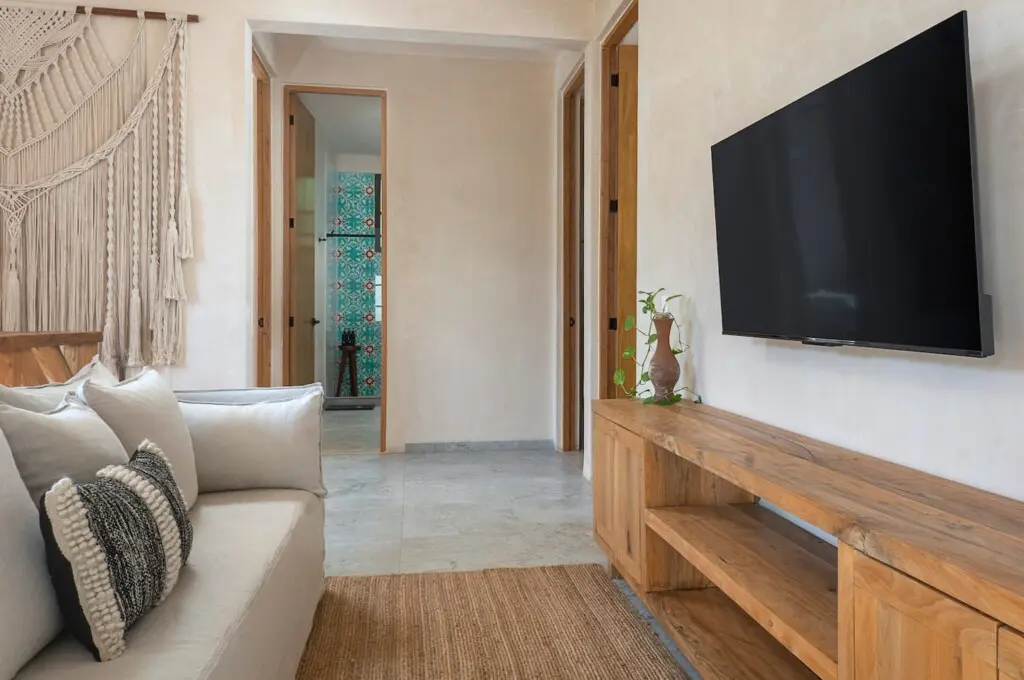 e90ae9fe ce83 49b1 9018 10738bb9ac9a