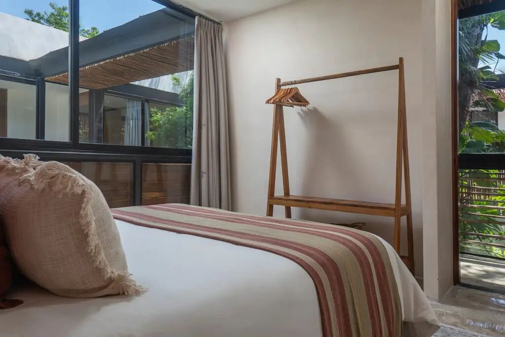 ee68e9f6 0293 4139 8114 3d34b2644a35