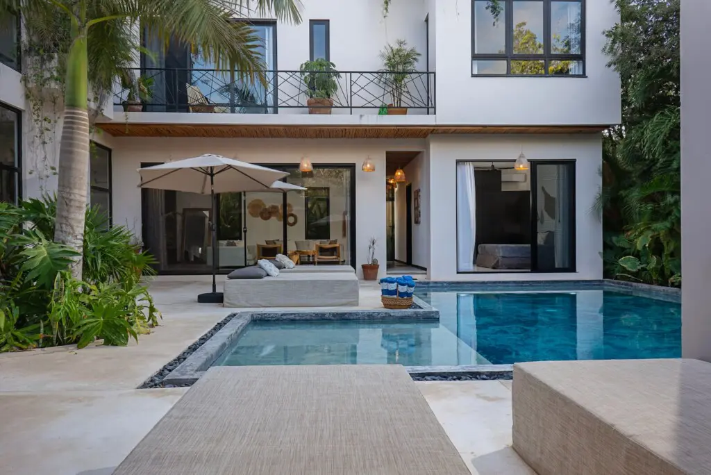 f16afc7b 92d8 444b b1b9 ae15b24481a0