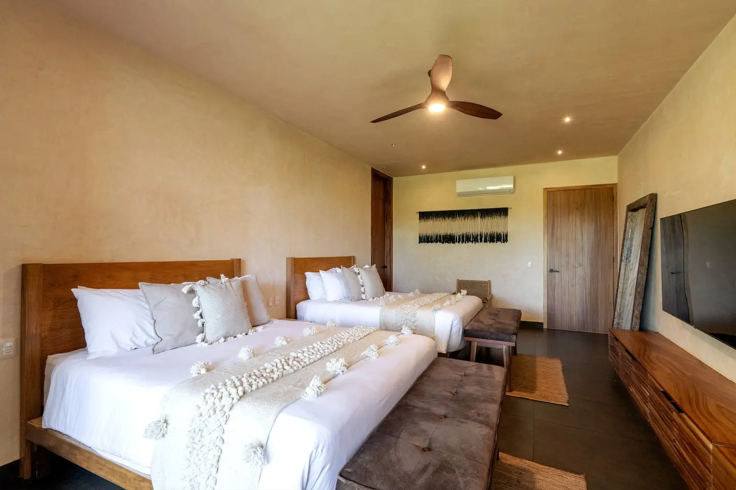 f9fc6c4c 8cd7 4365 b2ce b9c1192441f2