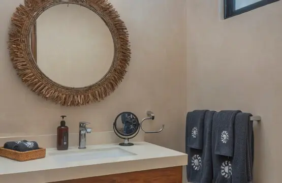 0823f295 7112 41f9 8f2d 7dfbd4440d81