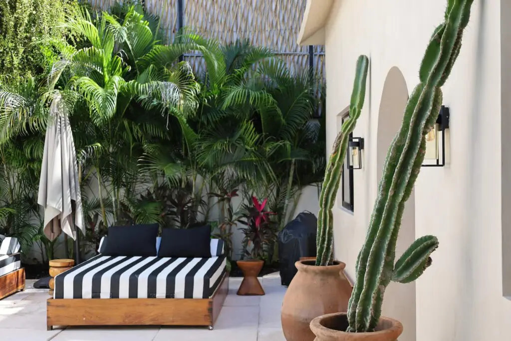 2013300f 82e8 413f a37d 910d7ff00c35