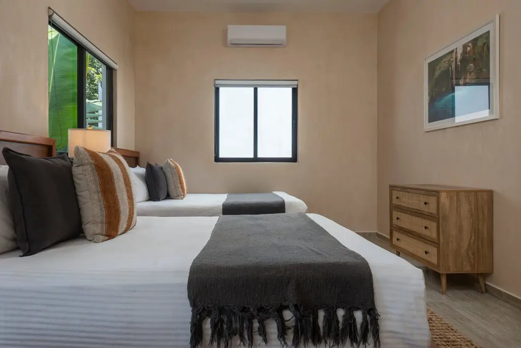 43c125e2 1986 4afa a4a8 5665677b5092