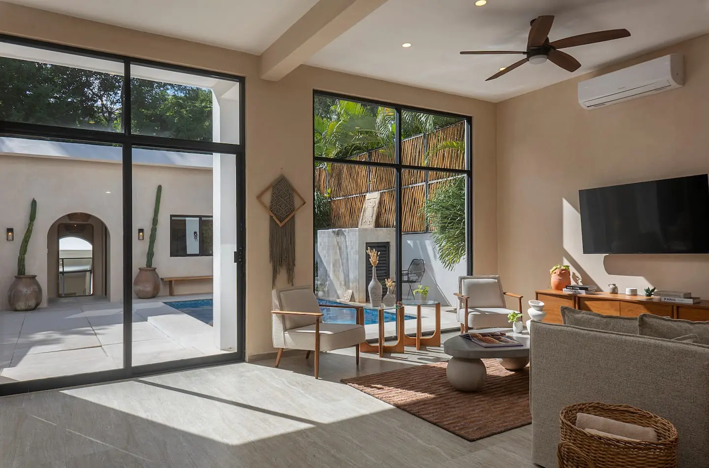 93719185 a170 4c4c 89b4 3fdb0f92499f