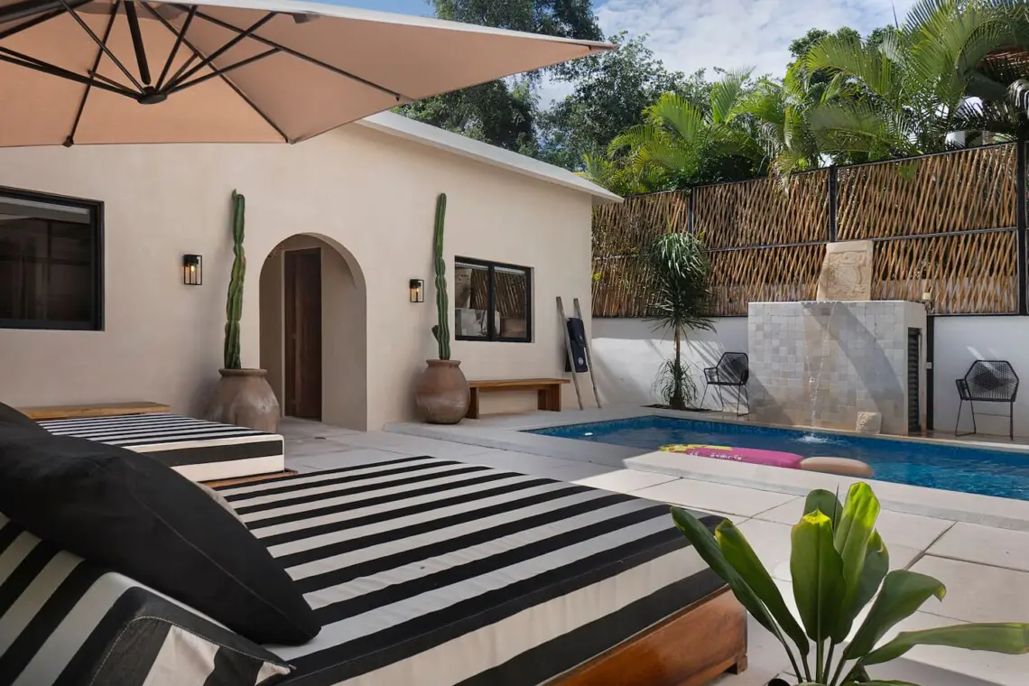 d332472c e847 4338 a16b 4863564660c9